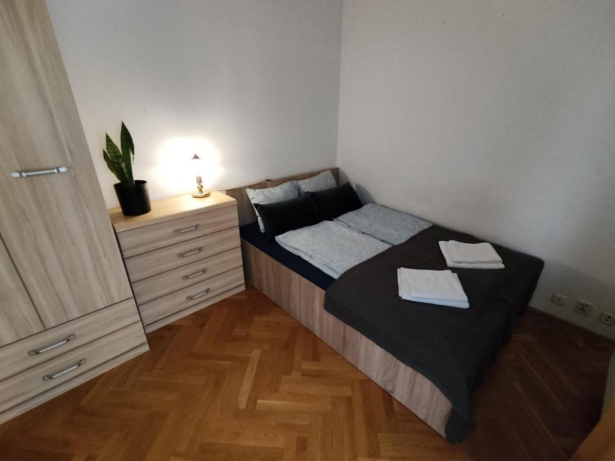 Classic Apartament Metro Kabaty Варшава Екстер'єр фото